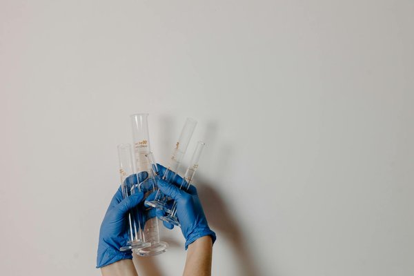 Quels sont les avantages des promenades en montagne pour les seniors atteints de troubles anxieux?